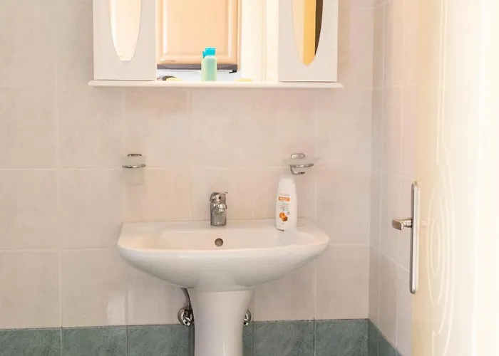 Milos Lourdata (Kefalonia)