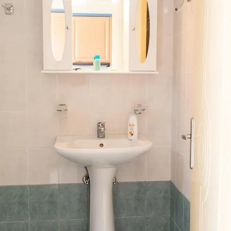 Milos Lourdata (Kefalonia)