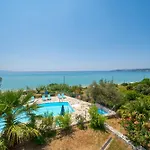 Milos Lourdata (Kefalonia)